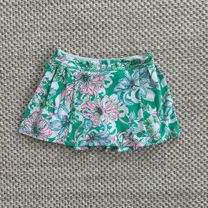 Lilly Pulitzer Luxletic Skirt with Green and Pink Floral Design, Medium (7-8)